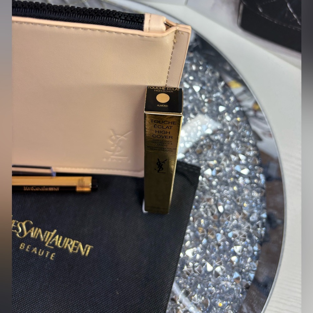Yves Saint Laurent Nude cosmetic Pouch W/ High Cover Radiant Concealer NIP - Picture 6 of 8